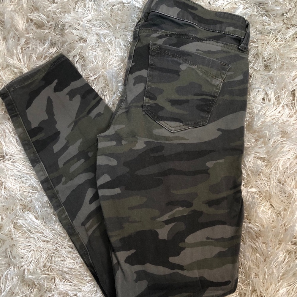 Express size 2 skinny stretch pants/jeans camo